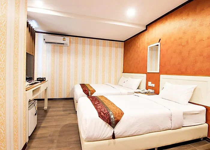 J&y Latphrao 35 3*
