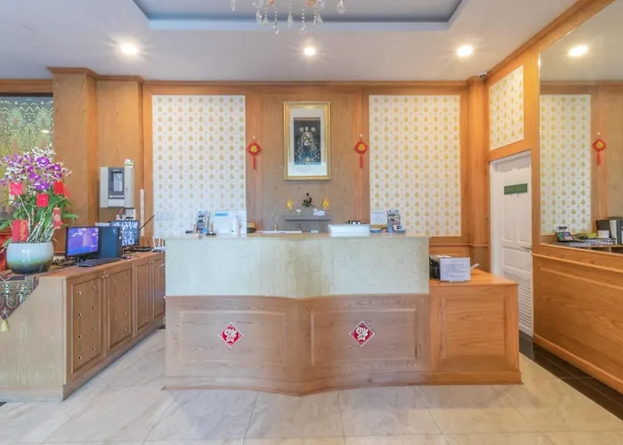 J&y Latphrao 35 Hotel 3*